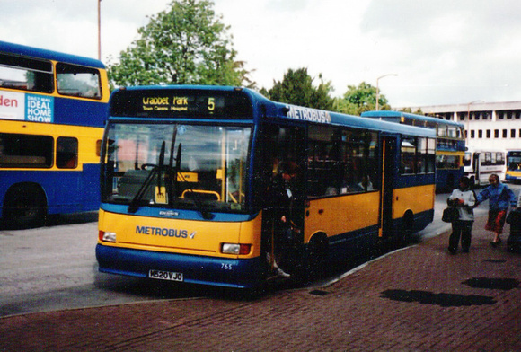 Route 5, Metrobus 765, M520VJO, Crawley