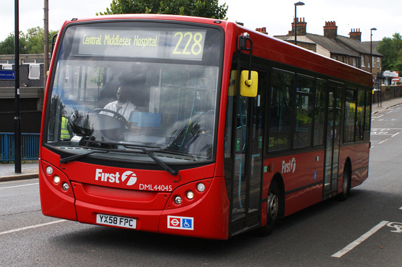 Route 228, First London, DML44045, YX58FPC