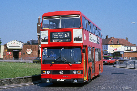 Route 62, London Transport, T123, CUL123V