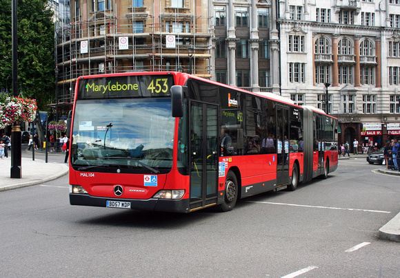 Route 453, London General, MAL104, BD57WDP, Trafalgar Square