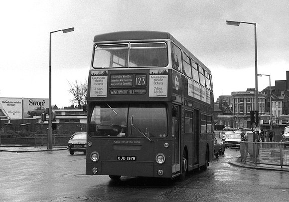 Route 123, London Transport, DMS2197, OJD197R, Wood Green