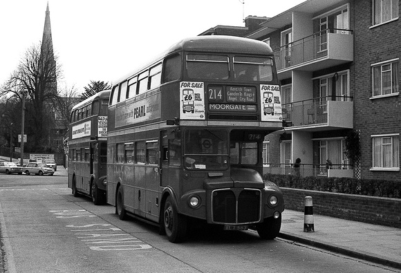 Route 214, London Transport, RM583, WLT583, Parliment Hill Fields