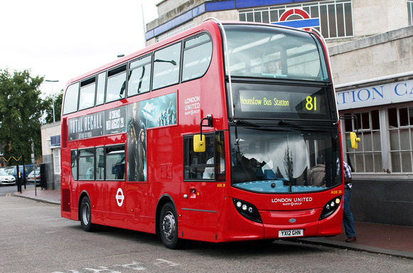 Route 81, London United RATP, ADE30, YX12GHN, Hounslow West