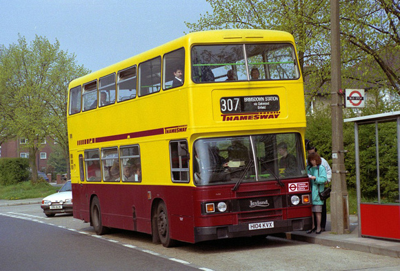Route 307, Thamesway, H104KVX, Cockfosters