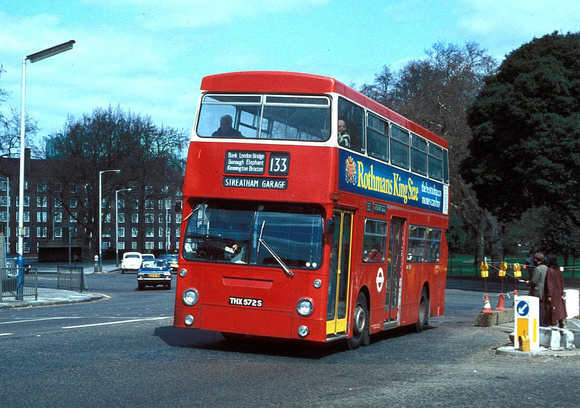 Route 133, London Transport, DMS2572, THX572S, Kennington