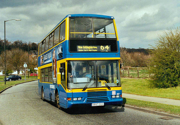 Route 64, Metrobus 857, S857DGX, Addington Addington Village
