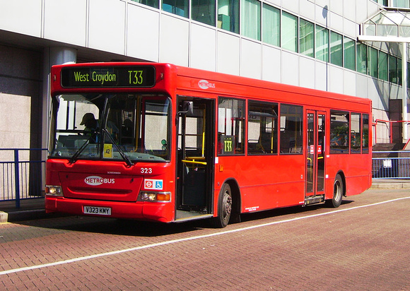 Route T33, Metrobus 323, V323KMY, Croydon