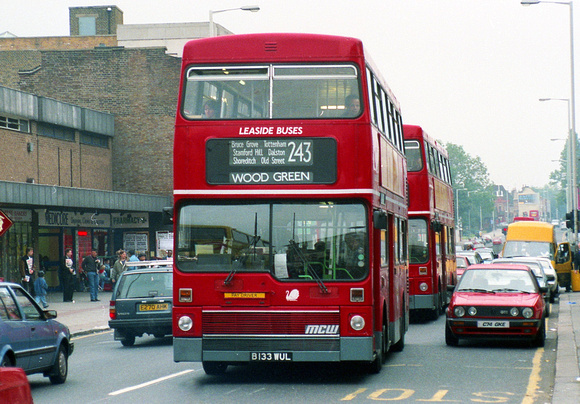 Route 243, Leaside Buses, M1133, B133WUL