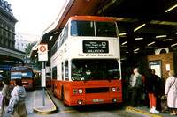 Route 52, London Coaches, T302, KYN302X, Victoria