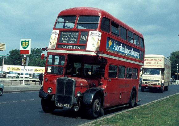 Route 140, London Transport, RT4109, LUC458