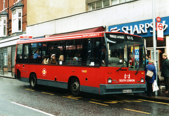 Route 412, South London Buses, DT60, H460UGO, Croydon
