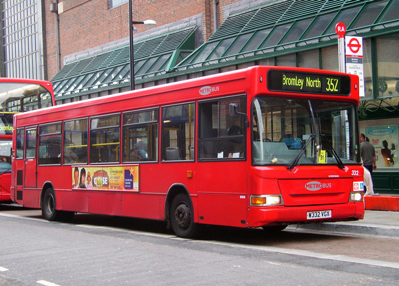 Route 352, Metrobus 332, W332VGX, Bromley