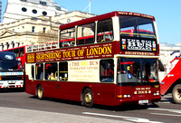 Big Bus Tours, DA3, LV51YCM, Trafalgar Square
