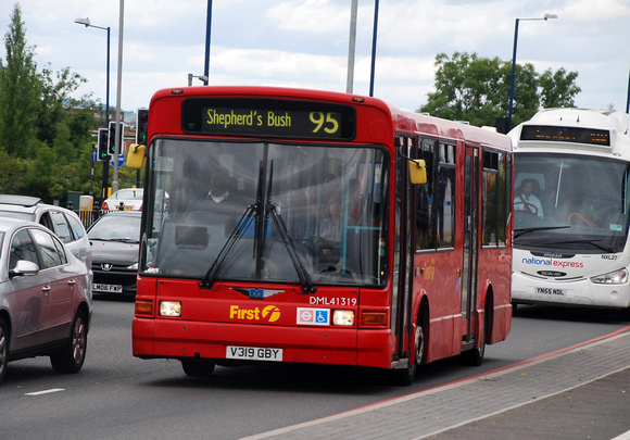Route 95, First London, DML41319, V319GBY, North Acton