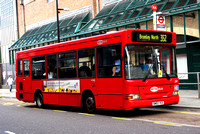 Route 352, Metrobus 284, SN03YCE, Bromley