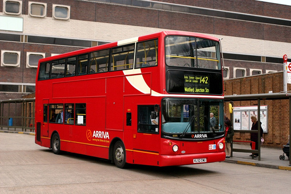 Route 142, Arriva The Shires 6005, KL52CWU, Brent Cross