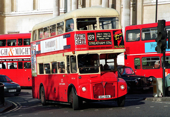 Route 159, South London Buses, RM1398, KGJ118A, Trafalgar Square