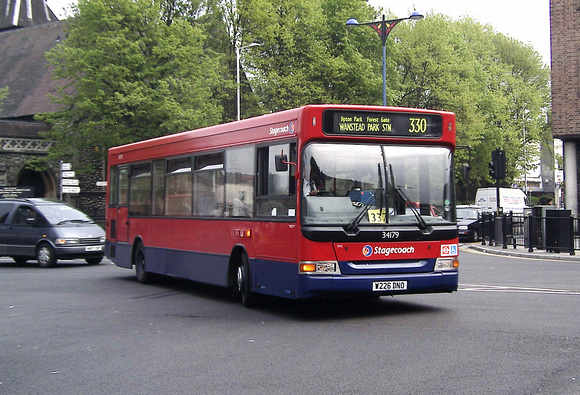 Route 330, Stagecoach London 34179, W226DNO
