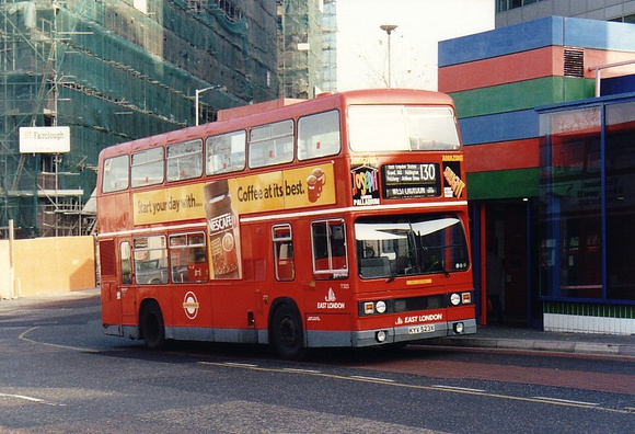 Route 130, London Transport, T523, KYV523X, Croydon