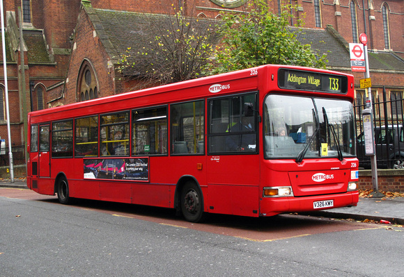 Route T33, Metrobus 326, V326KMY, West Croydon