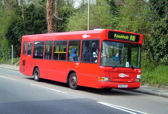 Route R10, Metrobus 252, SN54GPX, Orpington