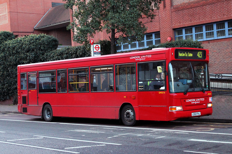 London Bus Routes Route 423 Heathrow Teminal 5 Hounslow Bus