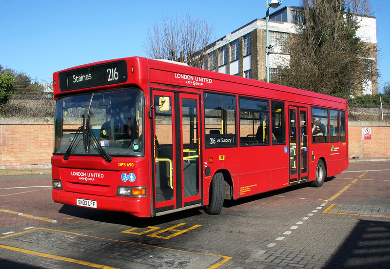 london-bus-routes-route-216-kingston-staines