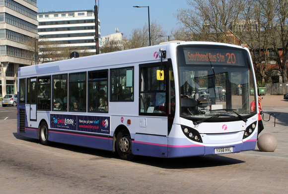 Route 20, First Essex 44081, YX58HVL, Southend