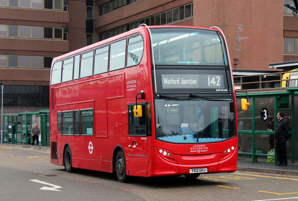 Route 142, London Sovereign, ADE40428, YX12GHJ, Watford Junction
