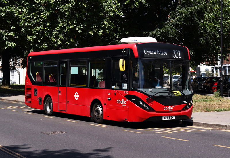 London Bus Routes | Route 322: Clapham Common - Crystal Palace