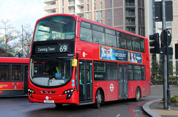 Route 69, Tower Transit, VN36124, BJ11DTU, Canning Town