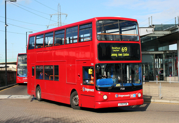 Route 69, Stagecoach London 17528, LX51FOM, Canning Town