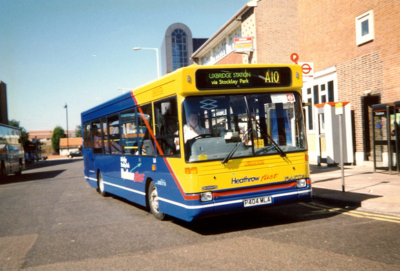 Route A10, Uxbridge Buses, L4, P404MLA