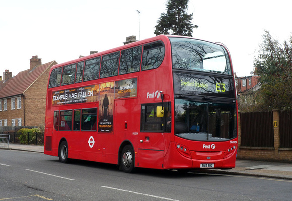 Route E3, First London, DN33759, SN12EHG, Chiswick