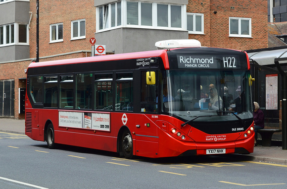 Route H22, London United RATP, DLE30045, YX17NHK, Hounslow