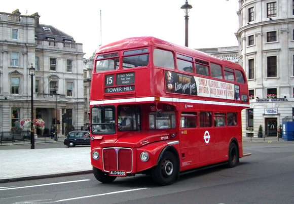 Route 15, Stagecoach London, RM1968, ALD968B, Trafalgar Square