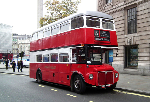 Route 15, Stagecoach London, RM1933, ALD933B, Trafalgar Square