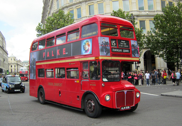 Route 15, Stagecoach London, RM2050, ALM50B, Trafalgar Square