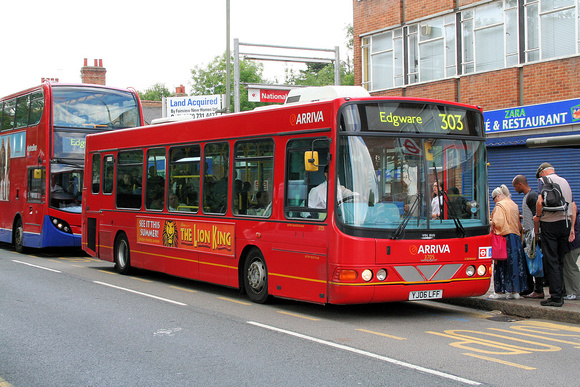 Route 303, Arriva The Shires 3705, YJ06LFF, Colindale
