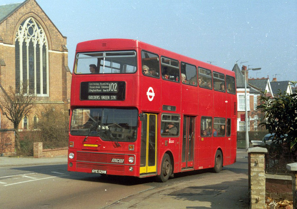 Route 102, London Transport, M529, GYE529W, Muswell Hill