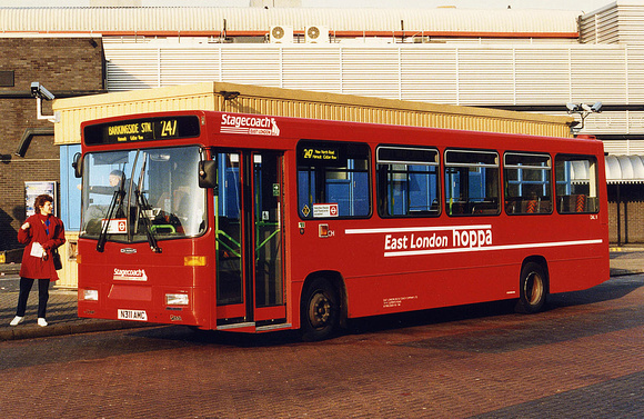 Route 247, Stagecoach London, DAL11, N311AMC, Romford