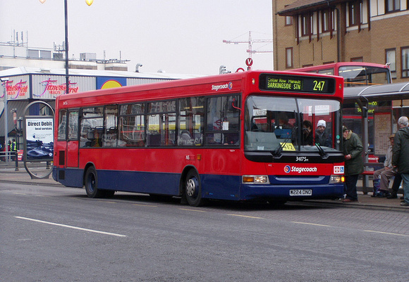 Route 247, Stagecoach London 34175, W224DNO, Romford