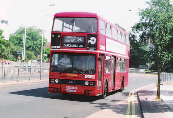 Route 247, Stagecoach East London, T731, OHV731Y, Romford