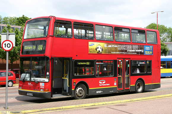 Route 132, East Thames Buses, VP22, X504EGK, Eltham