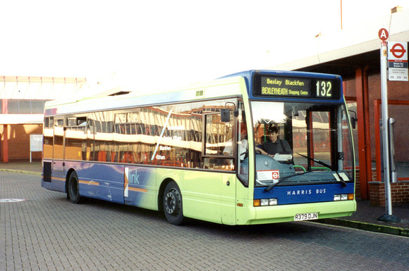 Route 132, Harris Bus, R379DJN, Eltham