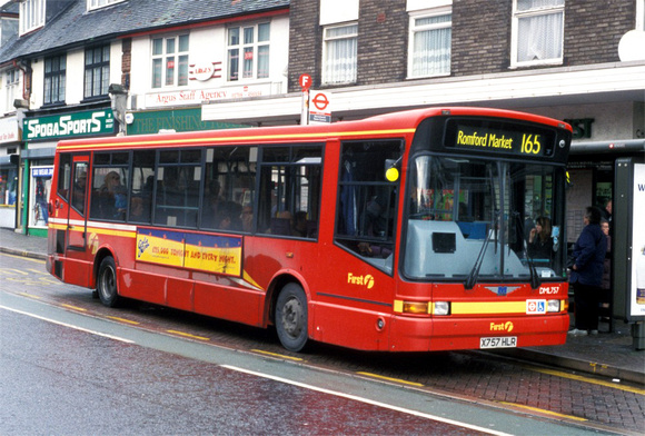 Route 165, First London, DML757, X757HLR, Hornchurch