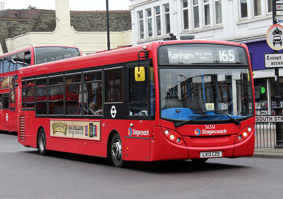 Route 165, Stagecoach London 36561, LX13CZD, Romford Station