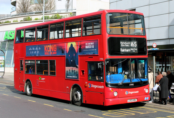 Route 165, Stagecoach London 17990, LX53KBV, Romford