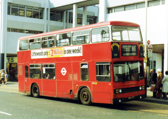 Route 165, London Transport, T17, WYV17T, Romford