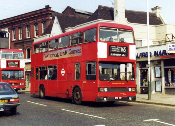 Route 165, London Transport, T40, WYV40T, Romford
